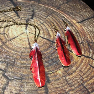 Cardinal Feather necklace - Nora Catherine