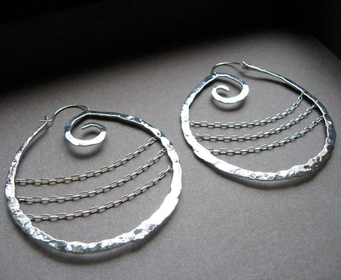 Chained-up Swirl lightweight statement hoops (LG)