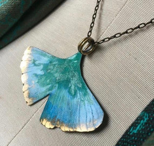 Ginkgo Leaf patina necklace in bronze (XL) - Nora Catherine