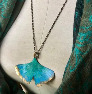 Ginkgo Leaf patina necklace in bronze (XL) - Nora Catherine
